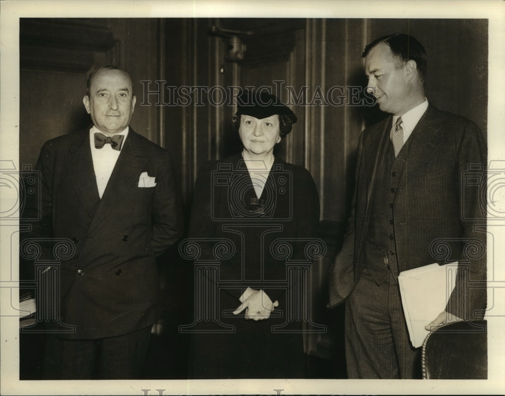 1937 Press Photo Secretary of Labor Frances Perkins with Charles Taft &amp; McGrady-Historic Images