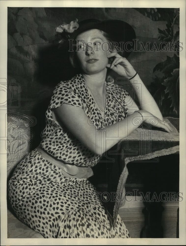 1934 Press Photo Barbara Macauley, American Debutante to bow to the Royalty-Historic Images