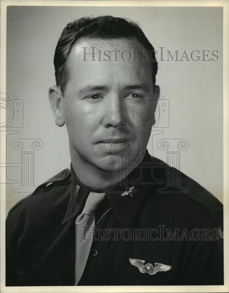 Press Photo Sterling Davis, combat veteran to lead Hondo Field Comets - Historic Images