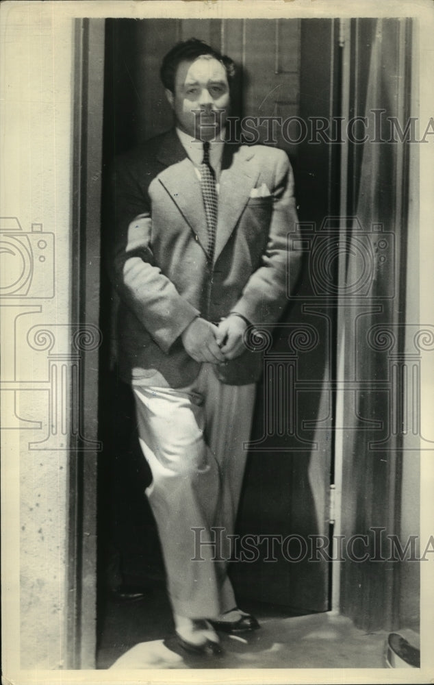 1937 Press Photo La Verne Moore arrested by Fairfax Police for robbery charges-Historic Images