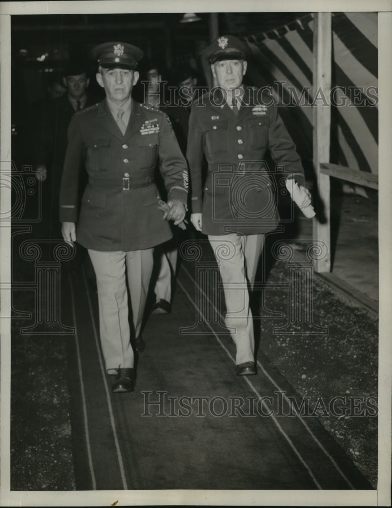 1945 Press Photo Gen Walter Krueger Travels Home Sixth Army Deactivated - Historic Images