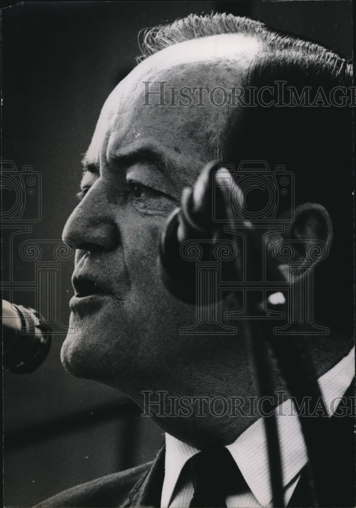 Press Photo Hubert Humphrey speaks in front of the microphone - sba07425-Historic Images