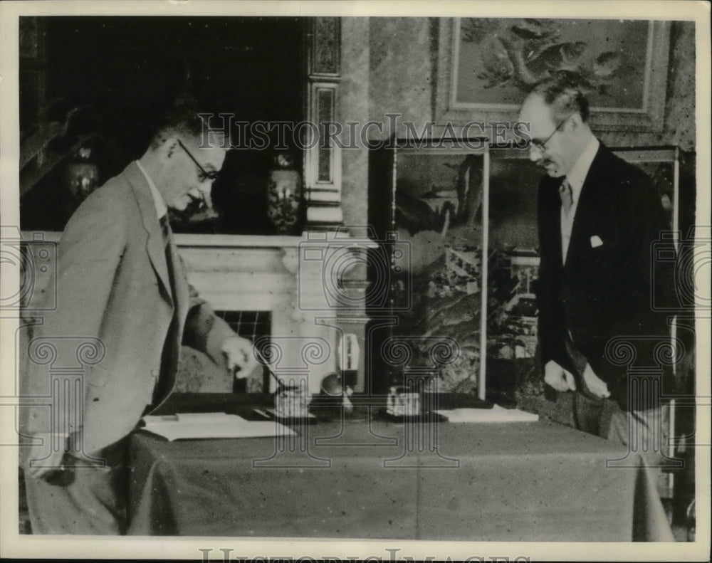 1939 Press Photo Hachiro Arita and Robert Craigie at British-Japanese Conference-Historic Images