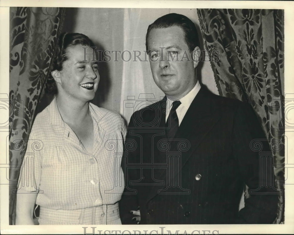 1936 Press Photo Mr & Mrs Martin Hofer he is director of a London Trust company-Historic Images