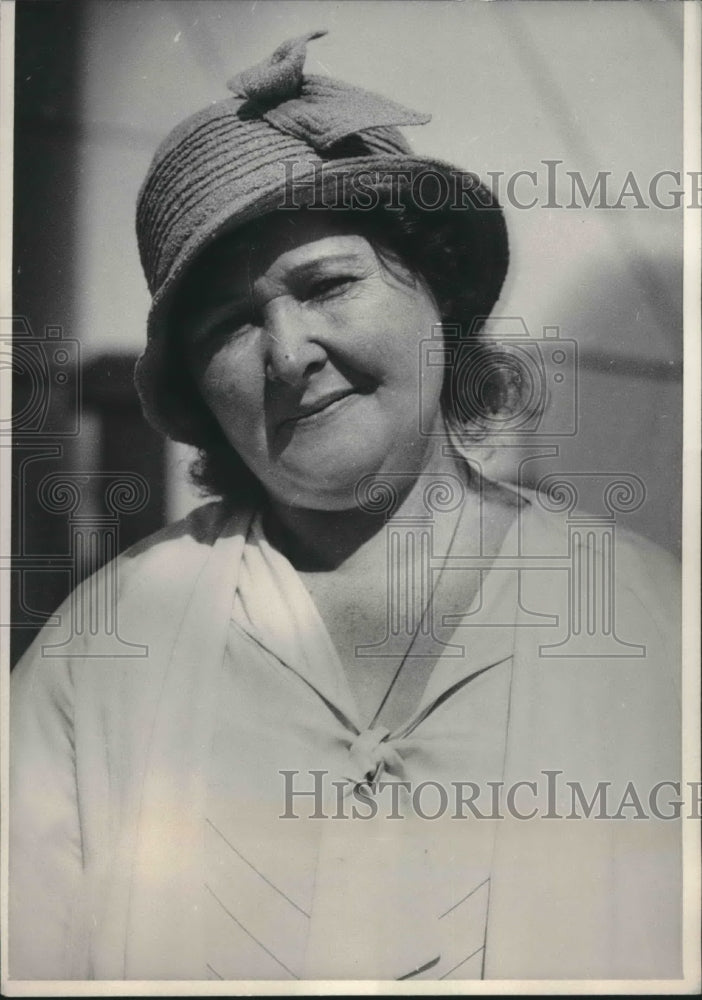 1932 Press Photo Mother Grey, an ordained minister, and film stars&#39; adviser - Historic Images