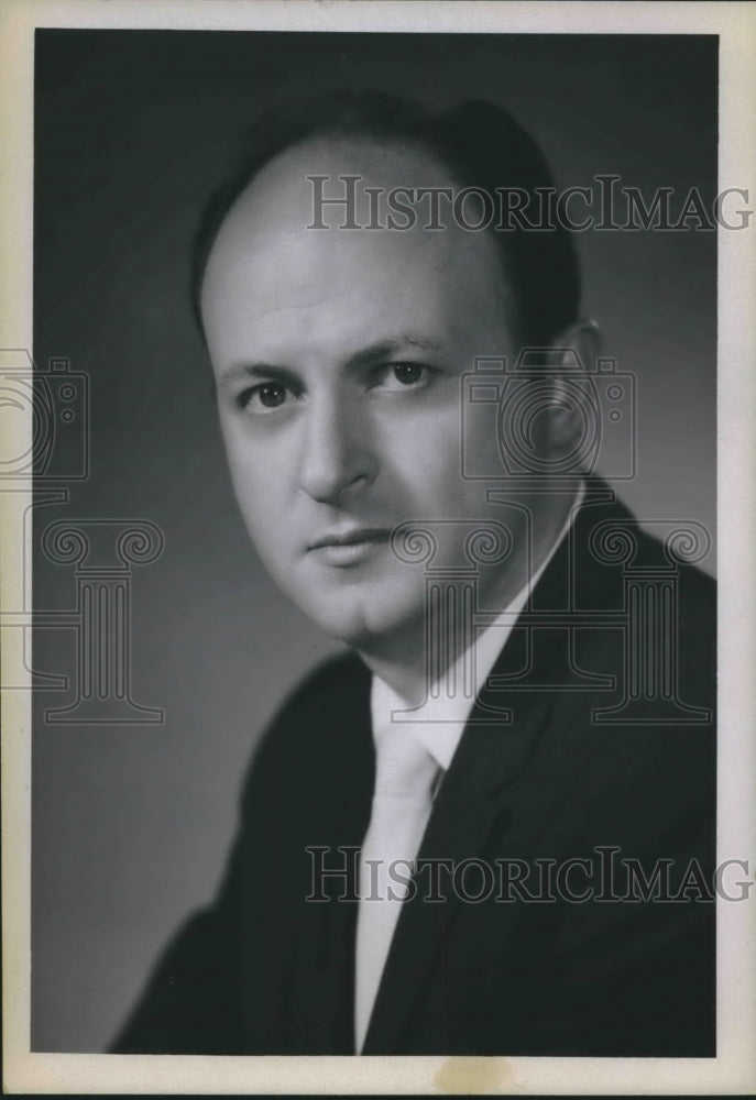 Press Photo Portrait of Calvon Michileon - sba08700 - Historic Images