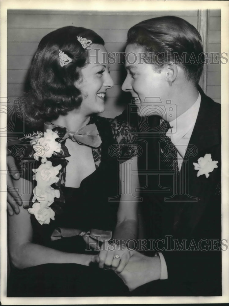 Press Photo Actors Grace Durkin &amp; Bill Henry Engaged to be wed - Historic Images