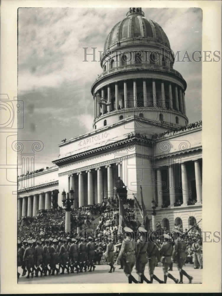 1937 Cuba's Armed Forces march during the Independence Day Parade - Historic Images