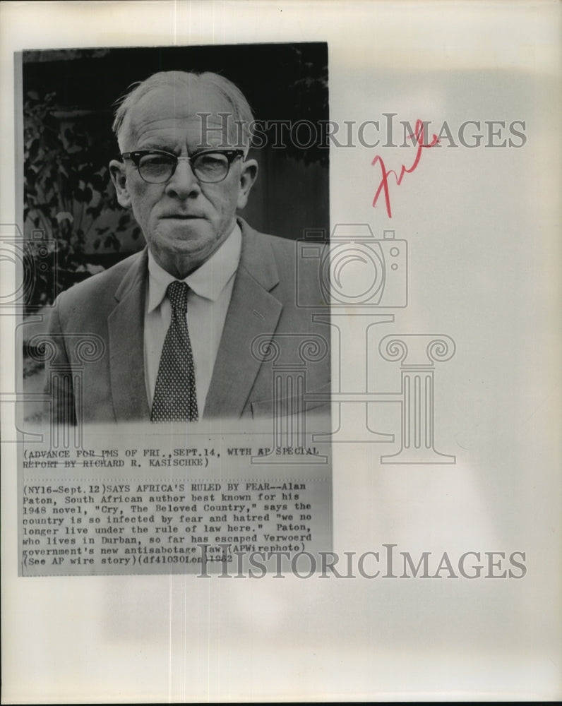 Press Photo South African Author Known for Novel, "Cry, The Beloved Country" - Historic Images