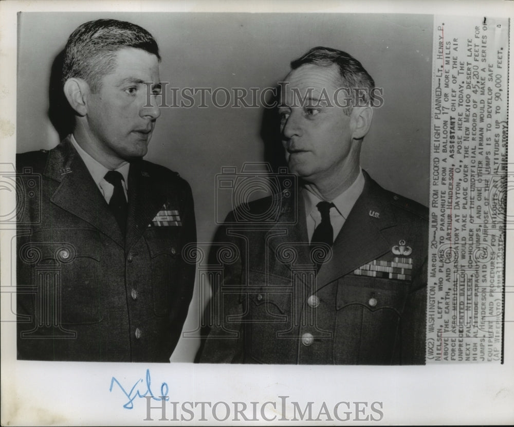 1956 Press Photo Lt. Henry Nielsen, parachute jumper and Colonel Arthur Anderson-Historic Images