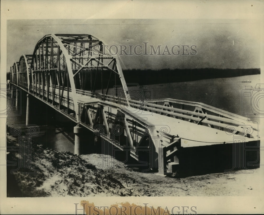 Press Photo A view of the Dawson Bridge - sba10857-Historic Images