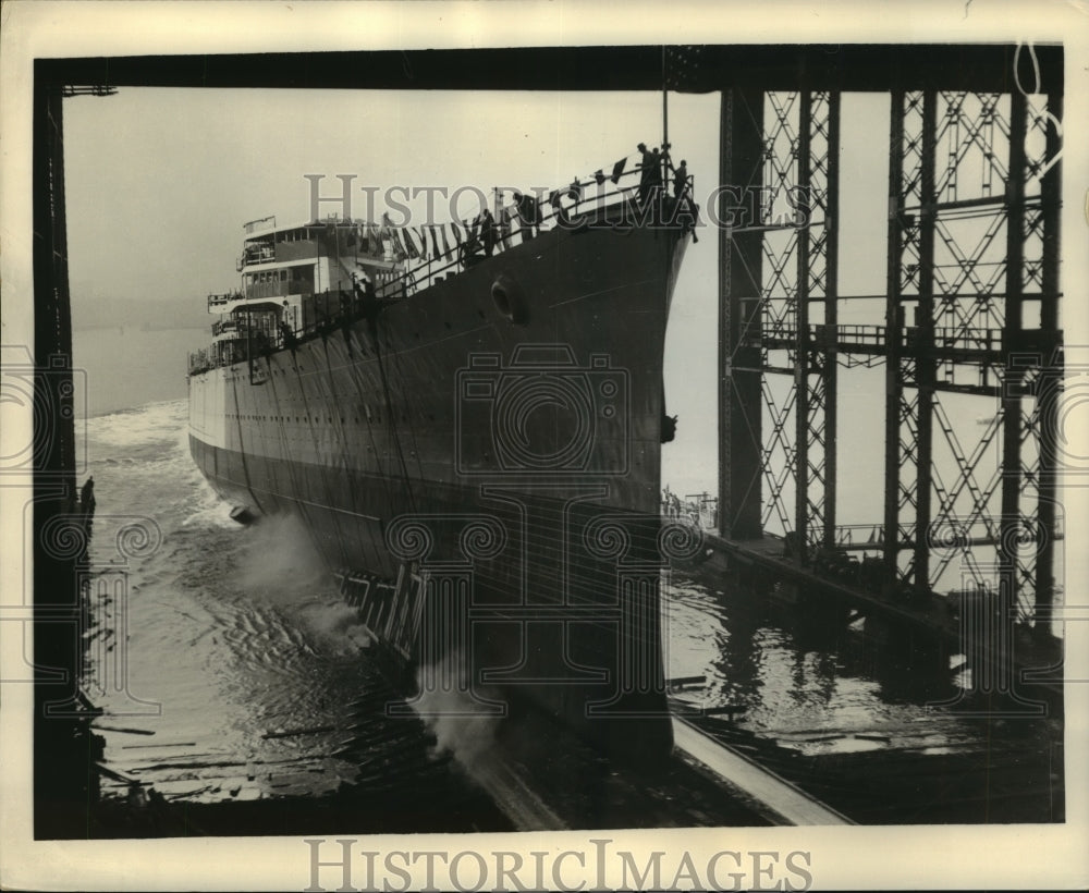 1937 Press Photo New cruiser Nashville launched at NY Shipbuilding Company-Historic Images