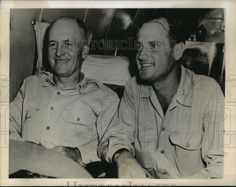 1944 Press Photo Hanford Mac Nider, George Rankin inspect installations-Historic Images