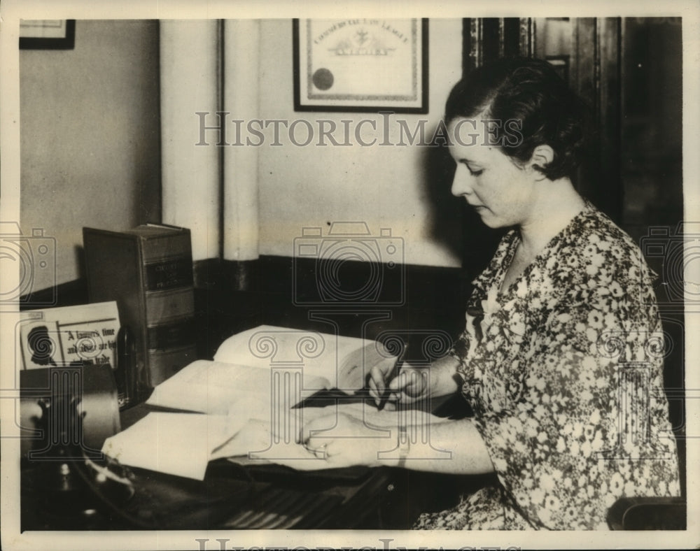 1934 Press Photo Mrs. Mary Deering Admitted to District of Columbia Bar - Historic Images