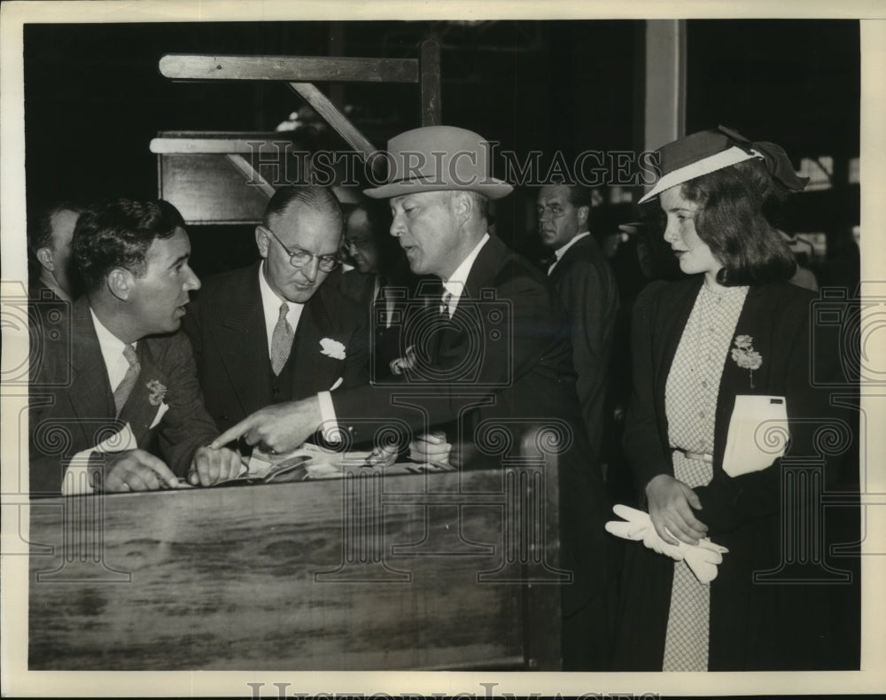 1939 Press Photo US ambassador William Bullitt & daughter sail from NY-Historic Images