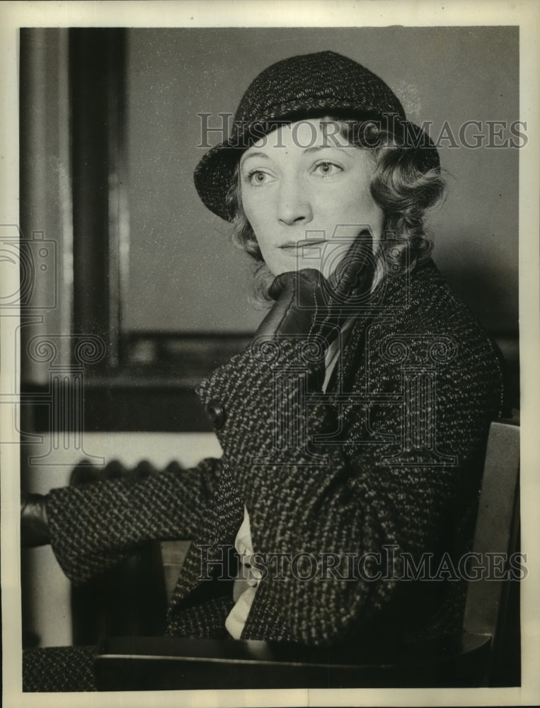1945 Press Photo Johanna Honey Rischke German Dancer held for Deportation - Historic Images