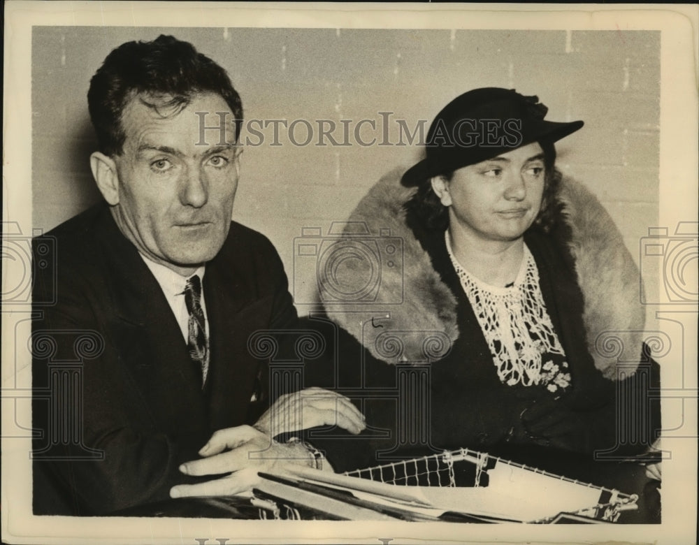 1938 Florence Termond-girlfriend of a murder suspect with detective - Historic Images