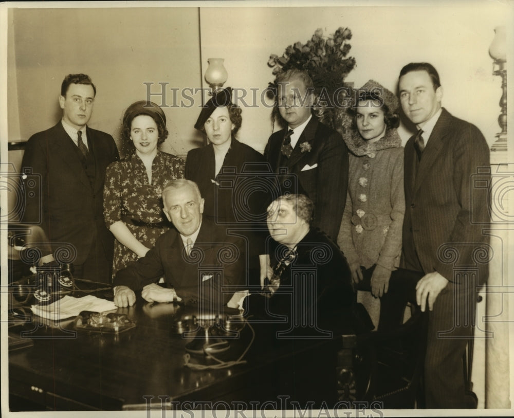 Press Photo NJ Senator John Milton and his family after ceremonies - Historic Images