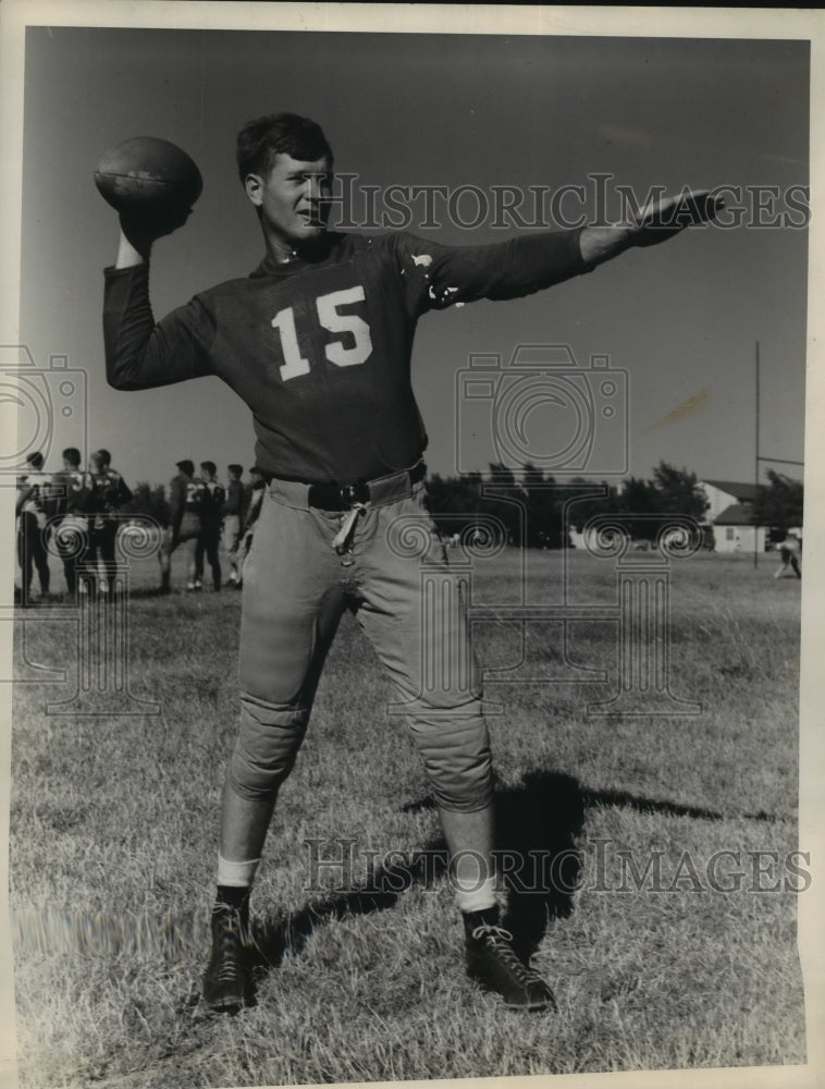 Press Photo Bobby Dobbs an Eighth Air Force Gridders for Blachard & Compnay - Historic Images