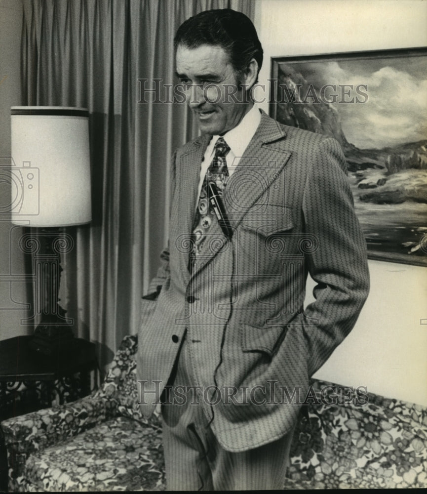 1972 Press Photo Senator Wayne Connally at a press conference - sba14103-Historic Images