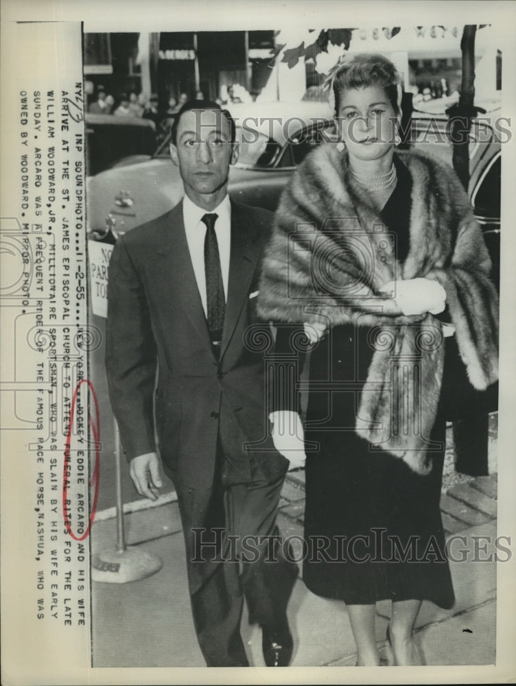 1955 Press Photo Jockey Arcaro and his wife arrived at St James Episcopal Church-Historic Images