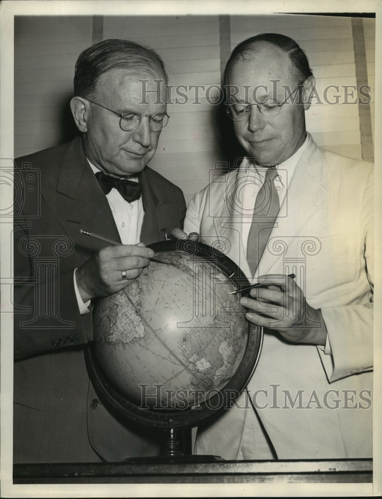 1941 Press Photo Senators Burton Wheeler and Robert Taft study American projects-Historic Images