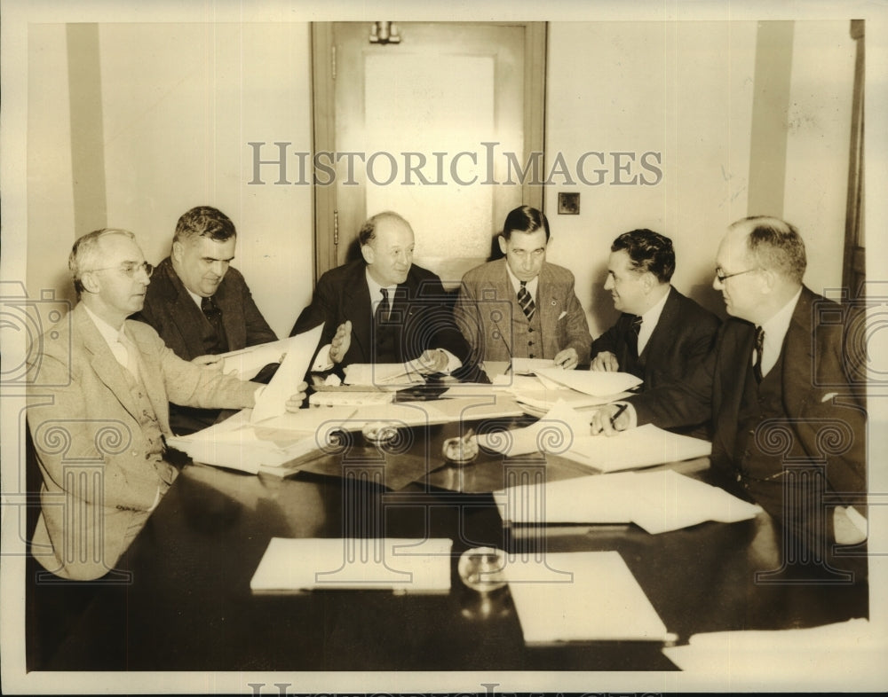 1934 Press Photo Members of Federal Communications Commission in a conference-Historic Images