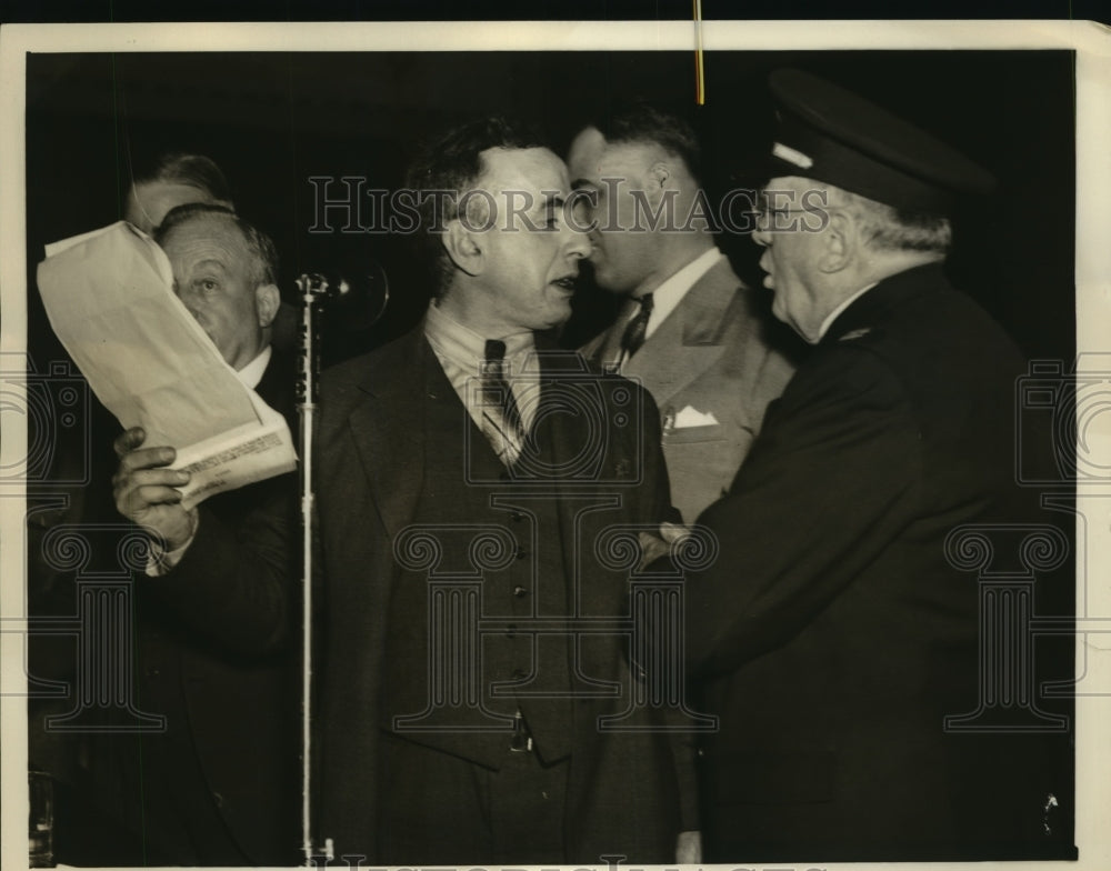 Press Photo Police Officer Removing A.S. Shafer from Small Business Meeting-Historic Images