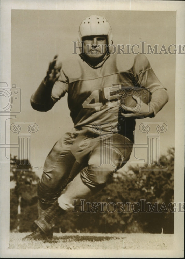 Press Photo Football player Raymond Mayes in action on the field - sba15704-Historic Images