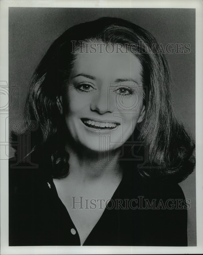 Press Photo Barbara Walters newscasster - Historic Images