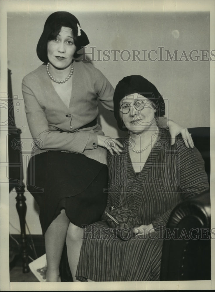Press Photo Two women involved with Leo Brothers - sba17396-Historic Images