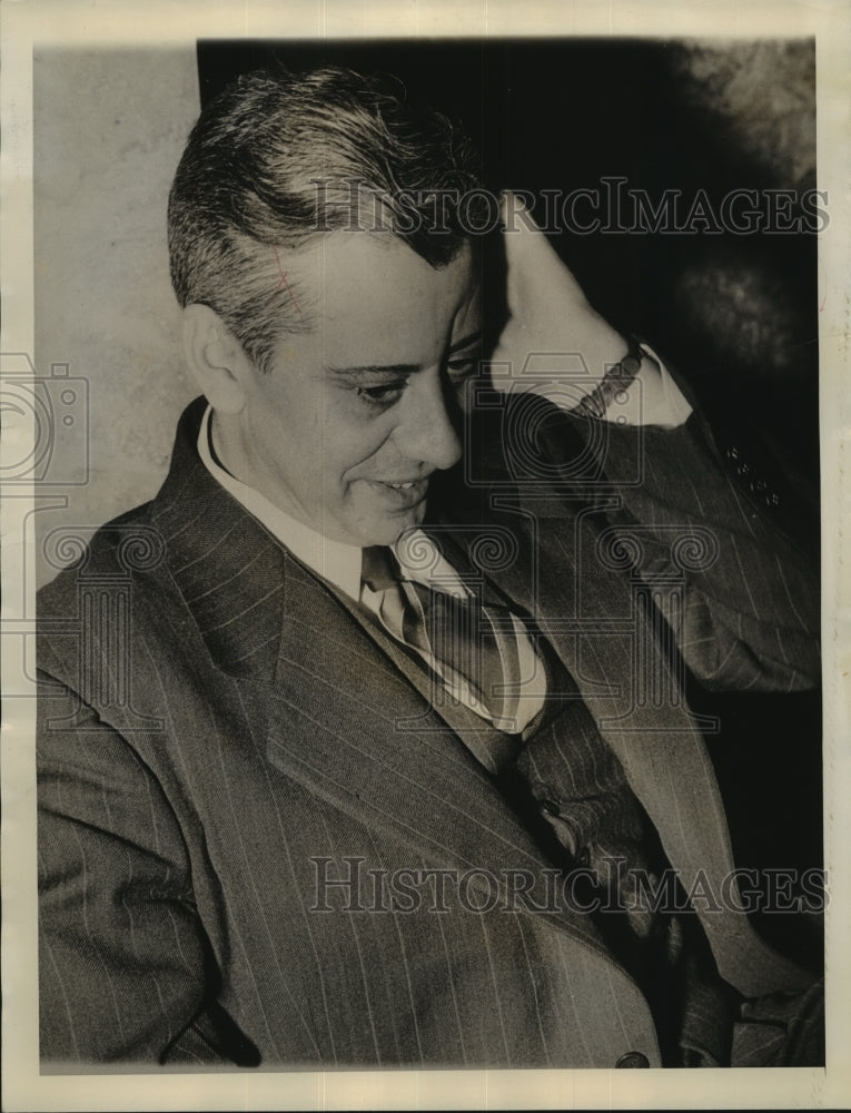 1941 Press Photo Communist Farrell Schnering testifies at Harry Bridges Hearing-Historic Images