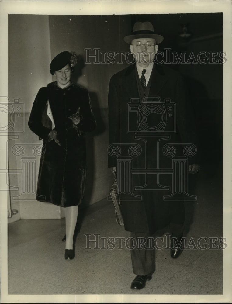 1940 Press Photo Coudert-Rapp Committee counsel arrives in the Sureme Court-Historic Images