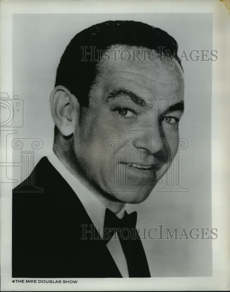 Press Photo Comedian Actor Jack Carter Co-Host in "The Mike Douglas Show". - Historic Images