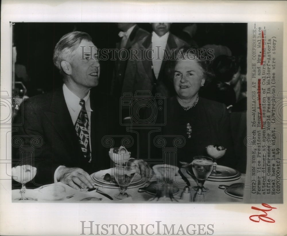 1948 Press Photo Vice Pres. Wallace and wife attend dinner at the conference-Historic Images
