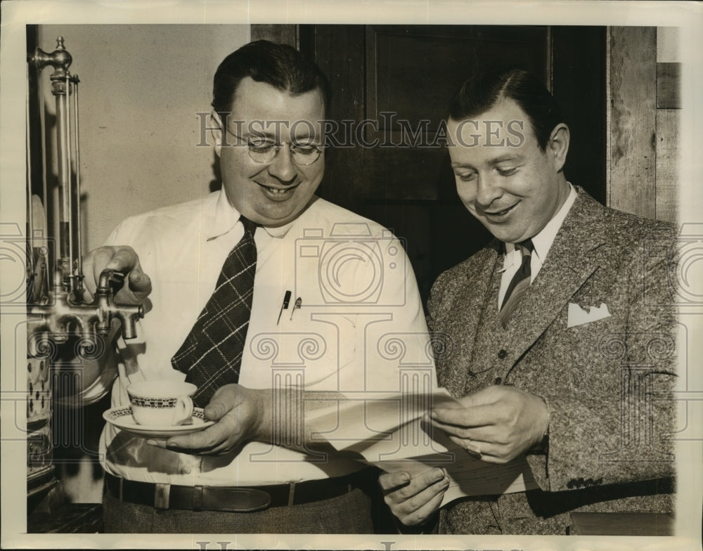 1940 Press Photo Frank &amp; Harry Kilbane Twins run for Mayor of Waukegan Ill-Historic Images