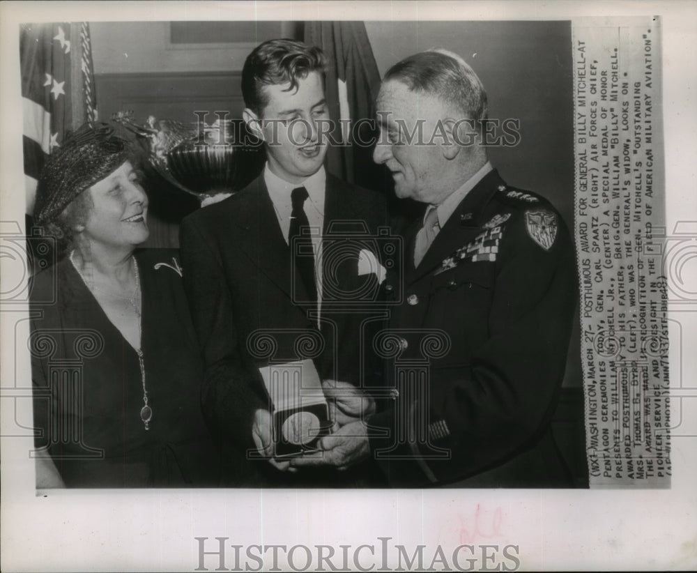 1948 Press Photo Gen Carl Spaatz, William Mitchell Jr & Mrs TB Byrd - sba18570-Historic Images