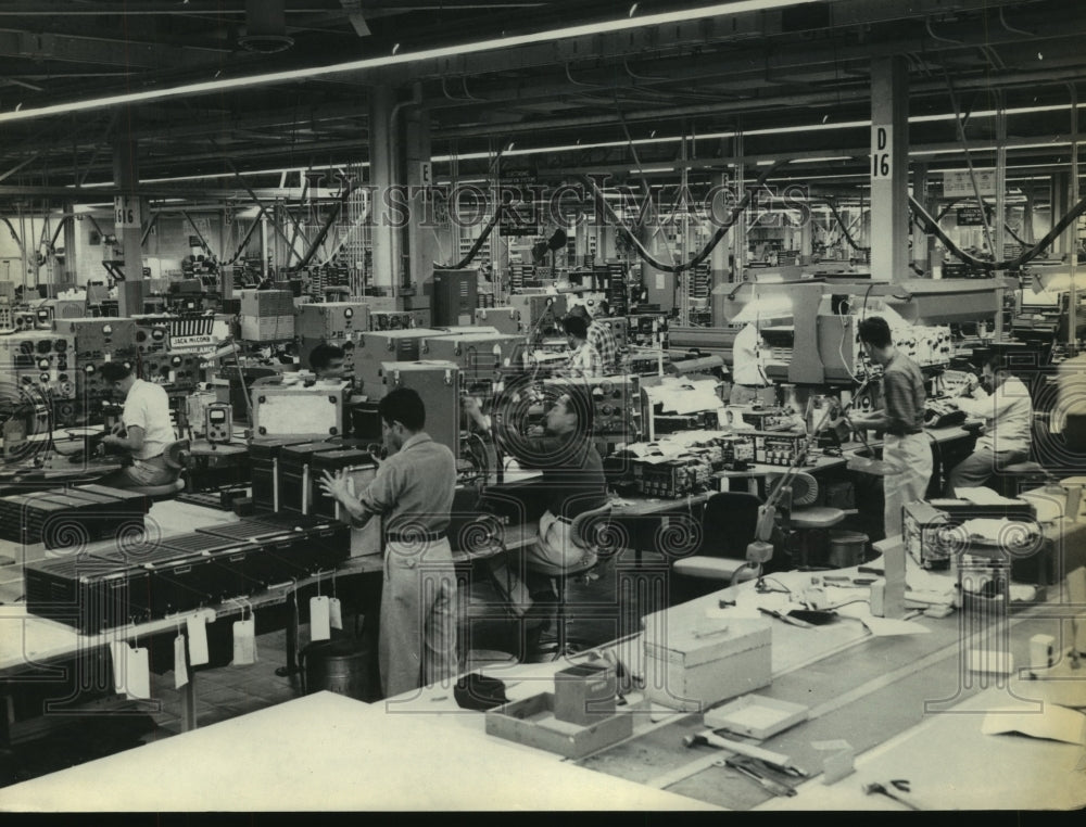 Press Photo Electronics Department - sba18708-Historic Images