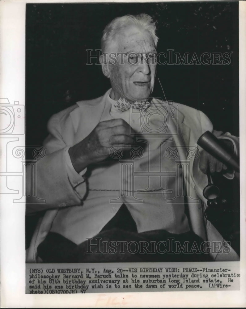 1957 Press Photo Financier &amp; philosopher Bernard M Baruch on 87th birthday-Historic Images