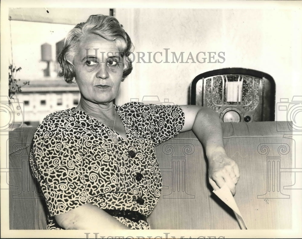1938 Press Photo Mrs.Jimmy Hines awaits news of Progress of Husband's trial-Historic Images