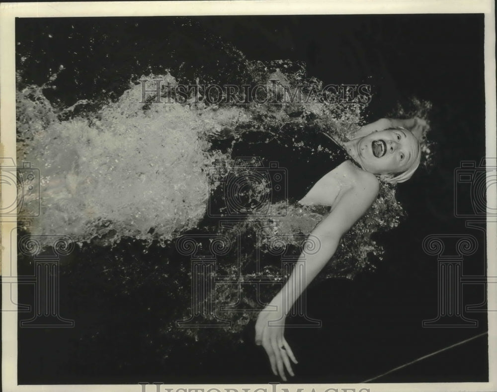 1943 Press Photo Suzanne Zimmerman Timed Best in Semi-Finals at 1 Minute 3.5 Sec- Historic Images