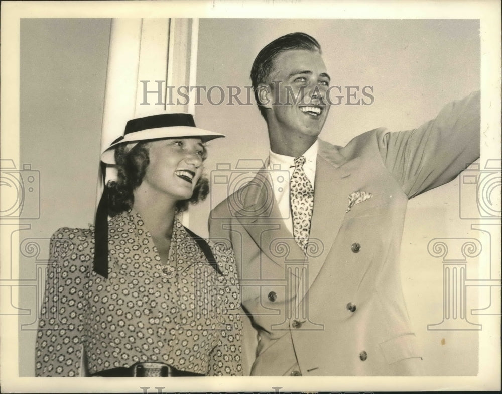 1938 Press Photo John and Anne Roosevelt on the S.S. Lady Drake - sba20128-Historic Images