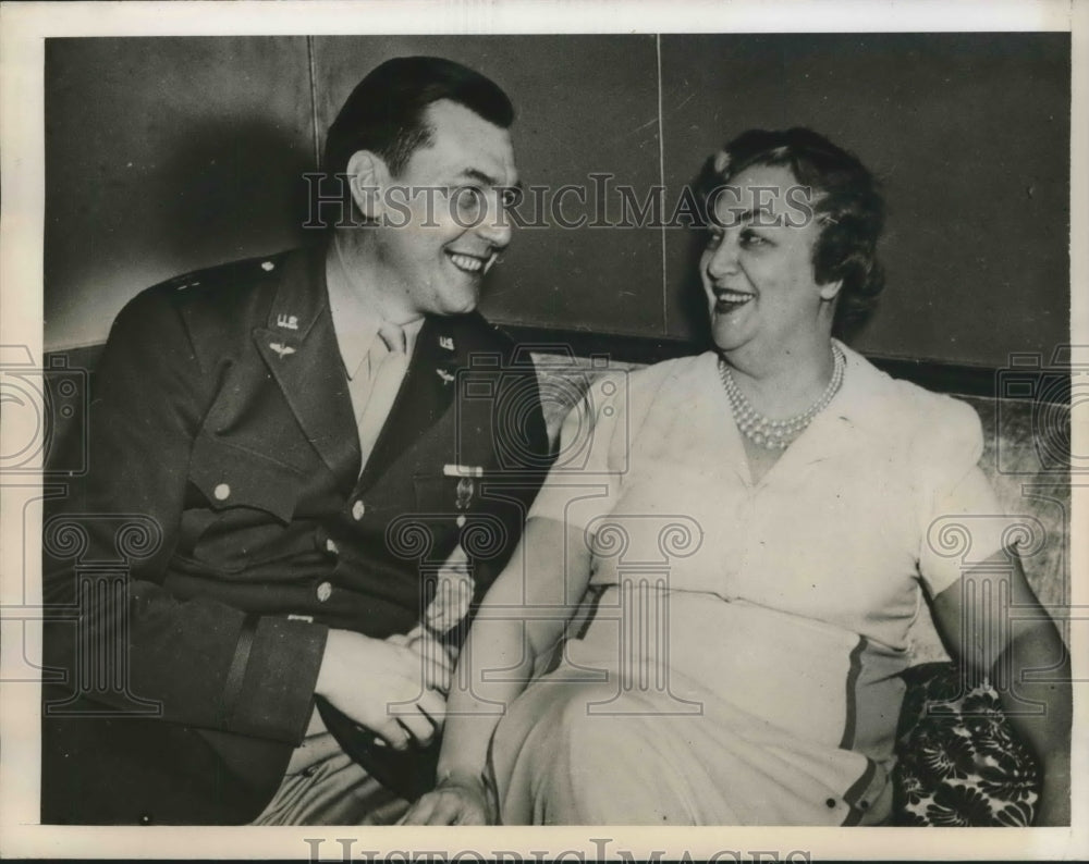Press Photo Mrs.Louise Atwill and husband Capt.Alf Heiberg of U.S. Air Force-Historic Images