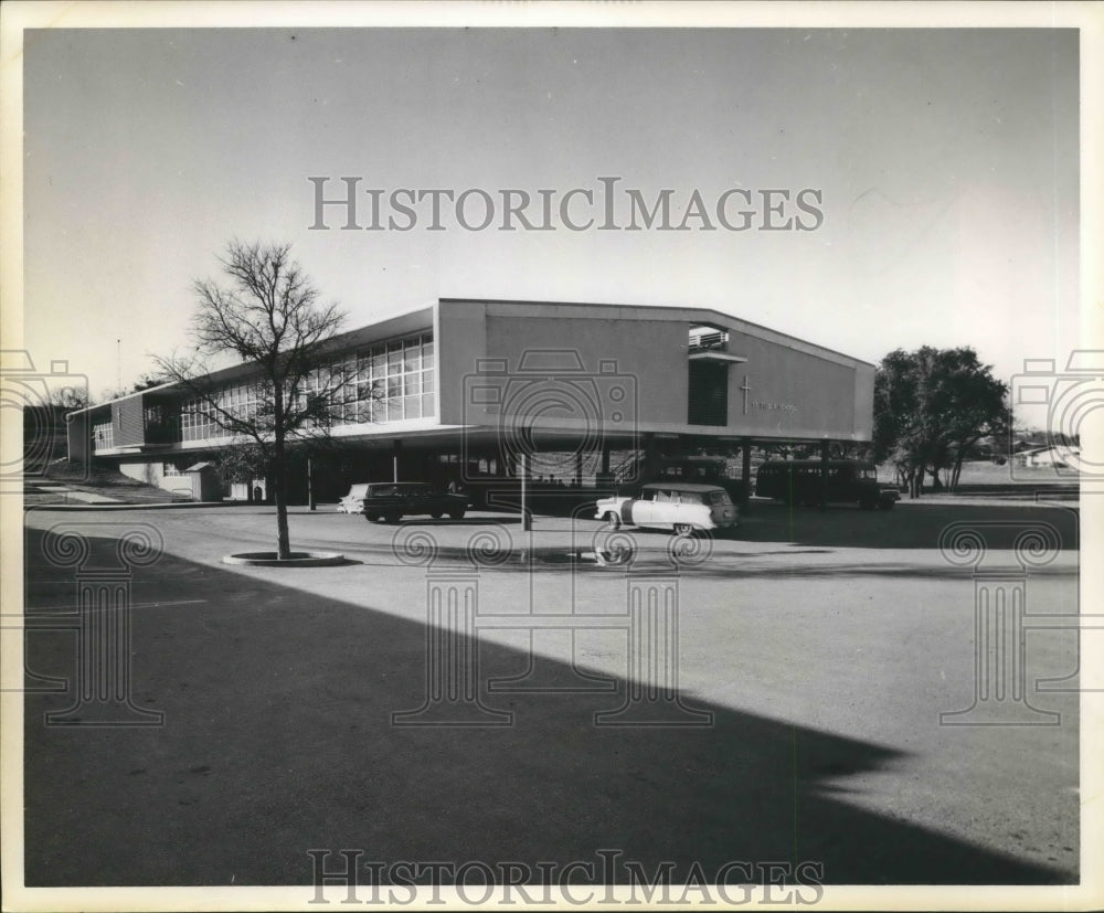 Press Photo View of the St Pius X building - sba20260-Historic Images