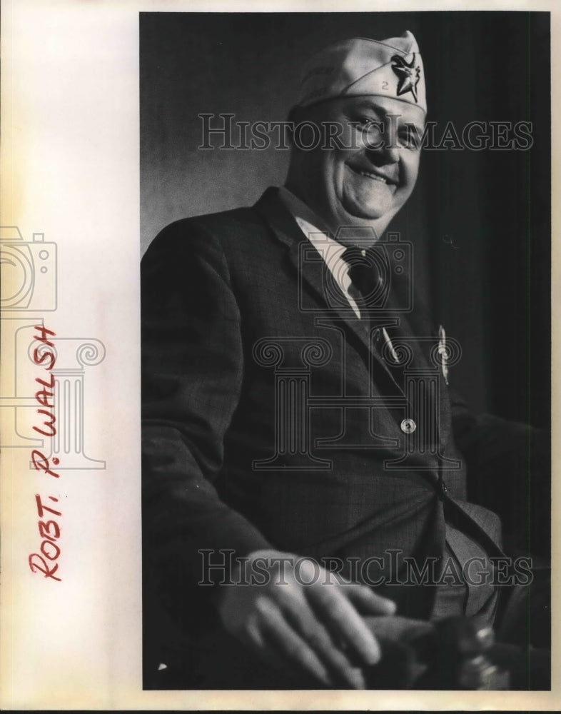 Press Photo Mr Robert P Walsh in a military uniform - sba20870-Historic Images