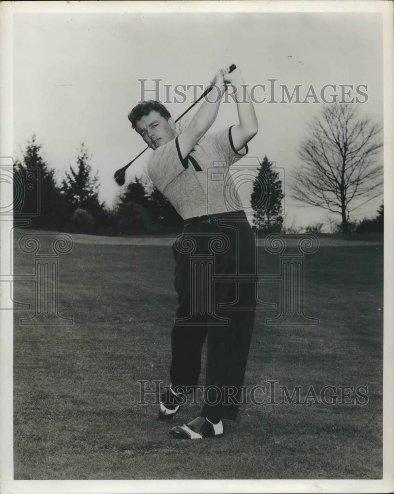 Press Photo A golf position shown by Jack Bunke Jr. - sba21247-Historic Images