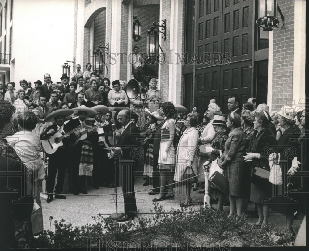 Press Photo Irving Matthews - sba21650-Historic Images