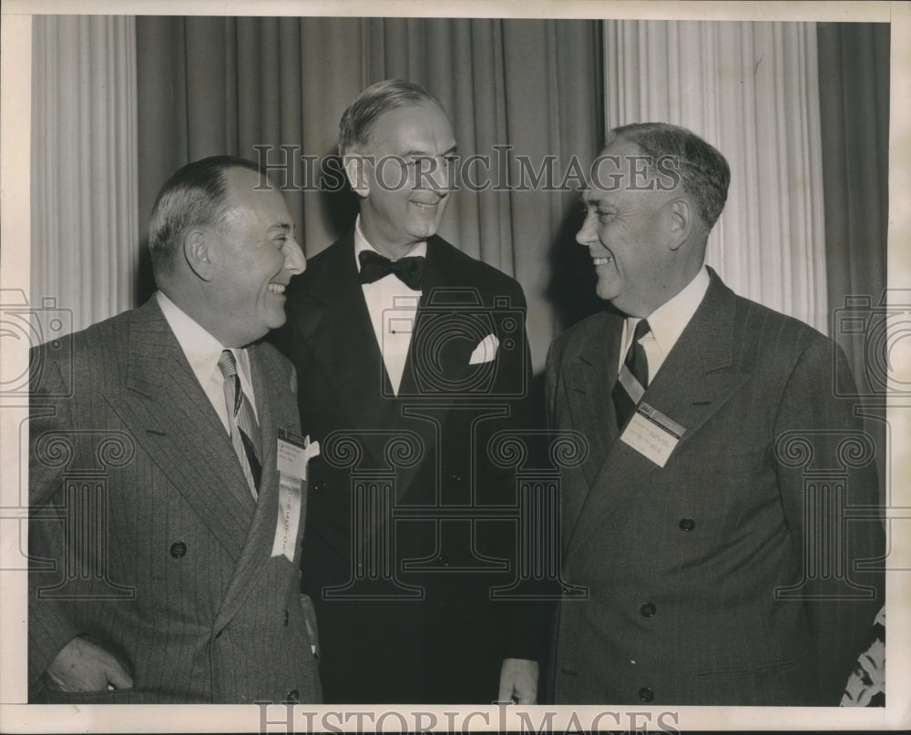 1943 Press Photo Members Attend Congress of American Industry of Manufacturers-Historic Images