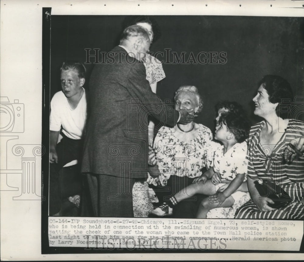 1949 Sigmund Engel, self styled Romeo held for swindling charges - Historic Images