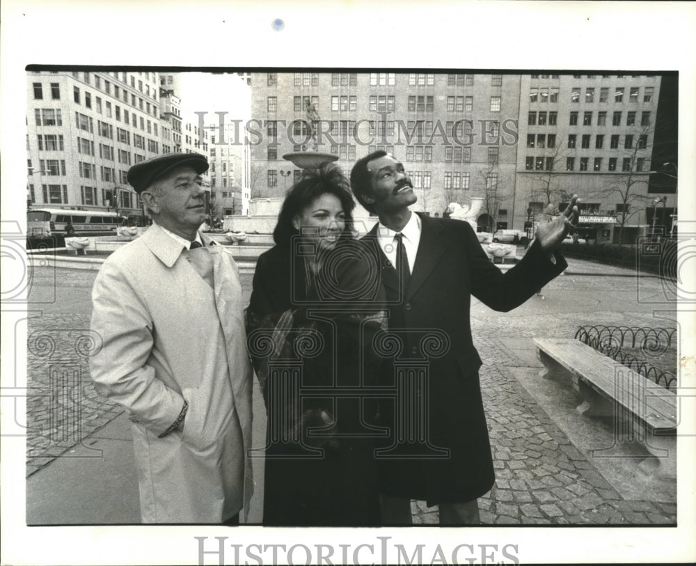 1984 Press Photo Mets star George Foster with wife Sheila and George Bamberger - Historic Images